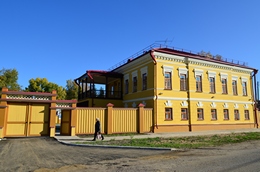 Г. Енисейск, ул. Кирова, д. 80.